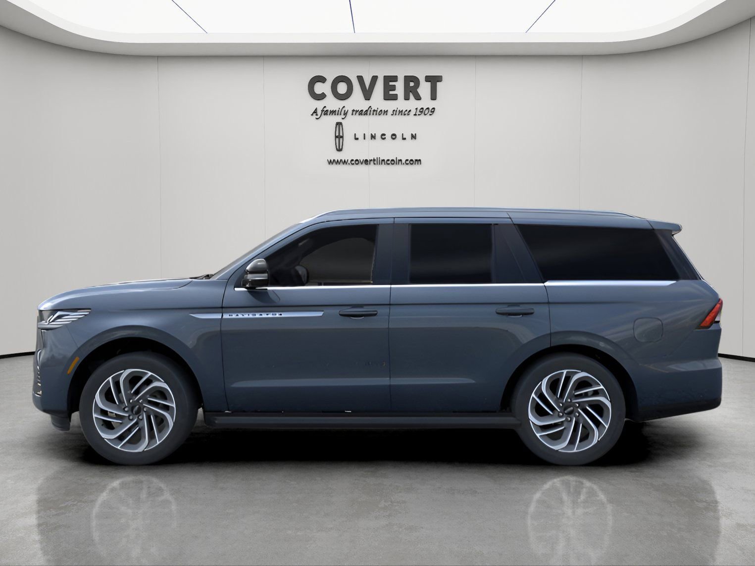 New 2026 Lincoln Navigator Premiere AWD/4WD image 3