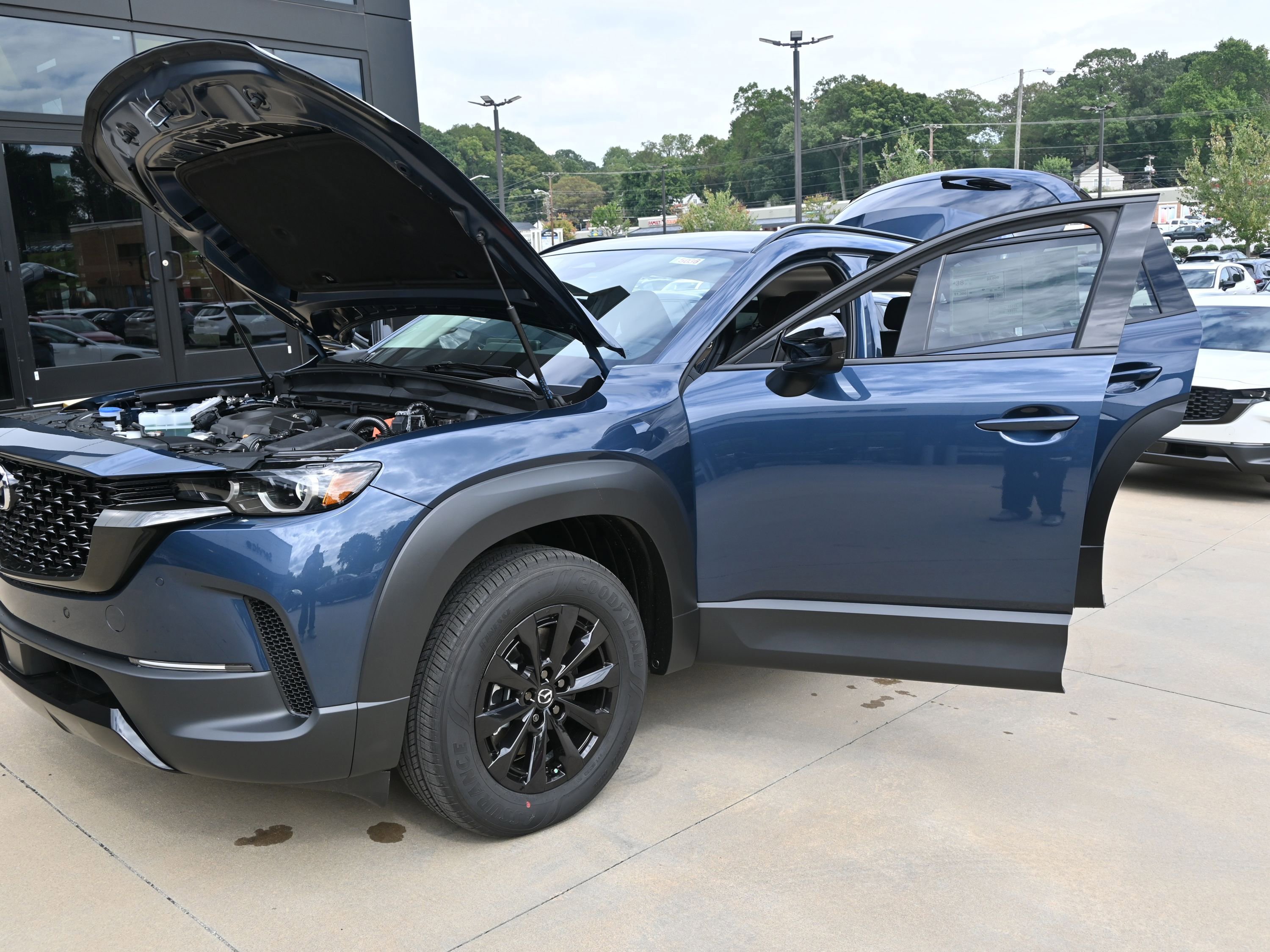New 2026 MAZDA CX-50 AWD 2.5 Hybrid w/ Premium Pkg image 9