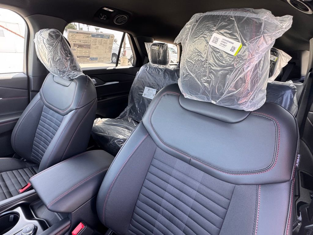 New 2026 Ford Explorer ST-Line w/ ST-Line Street Pack image 18