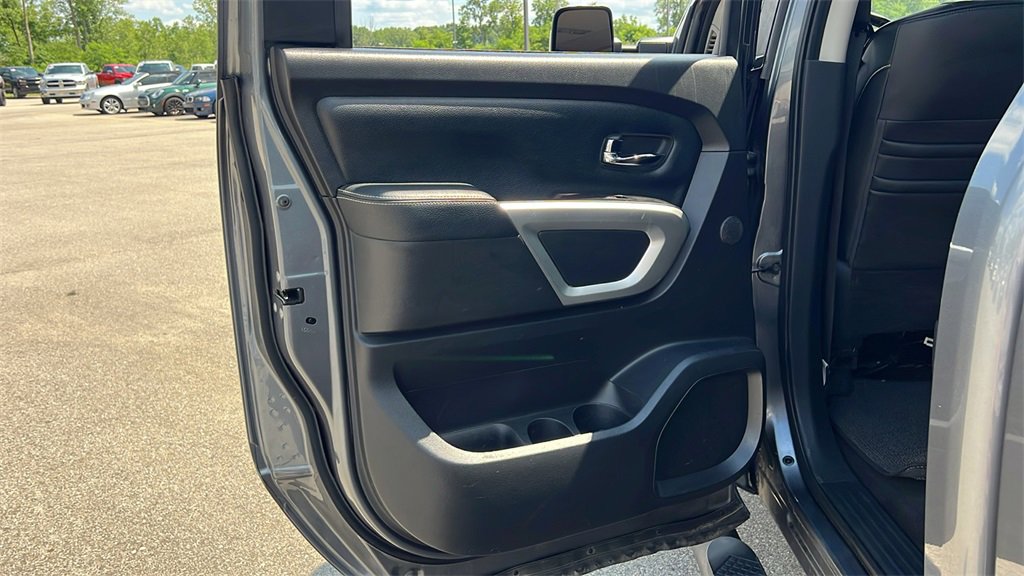 Used 2018 Nissan Titan PRO-4X image 29