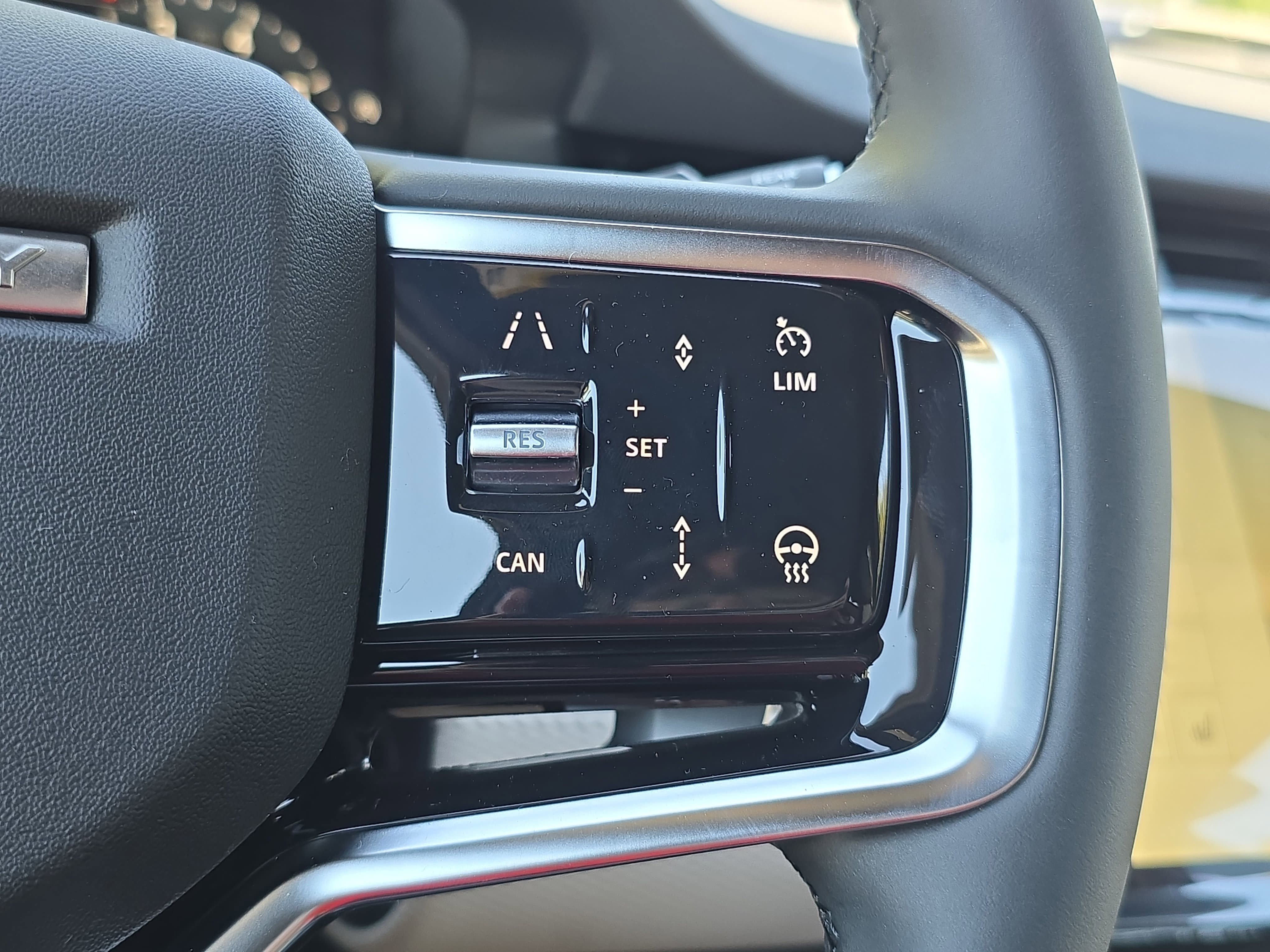 New 2026 Land Rover Discovery Sport Landmark AWD/4WD image 18