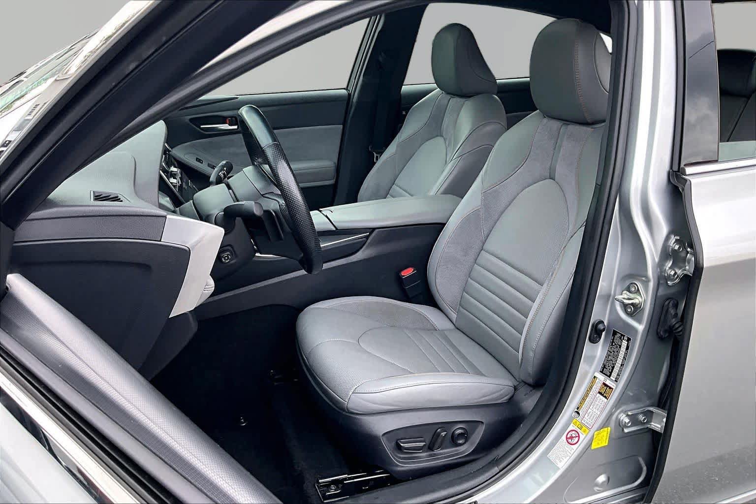 Certified 2019 Toyota Avalon Touring w/ Advanced Safety Package FWD image 8