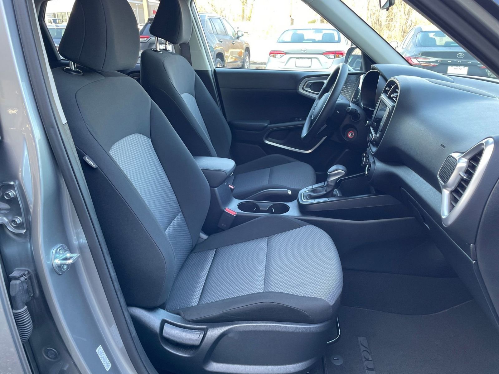 Used 2025 Kia Soul LX w/ LX Technology Package image 34