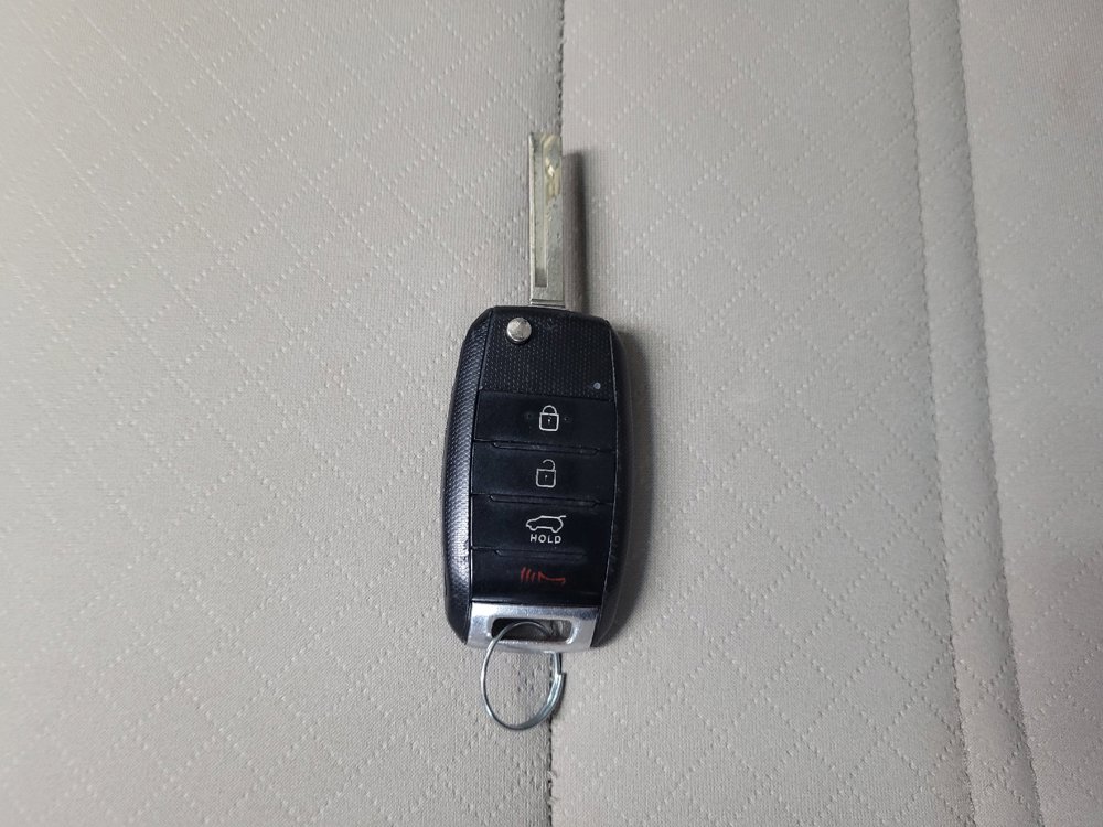 Used 2020 Kia Sorento LX FWD image 32