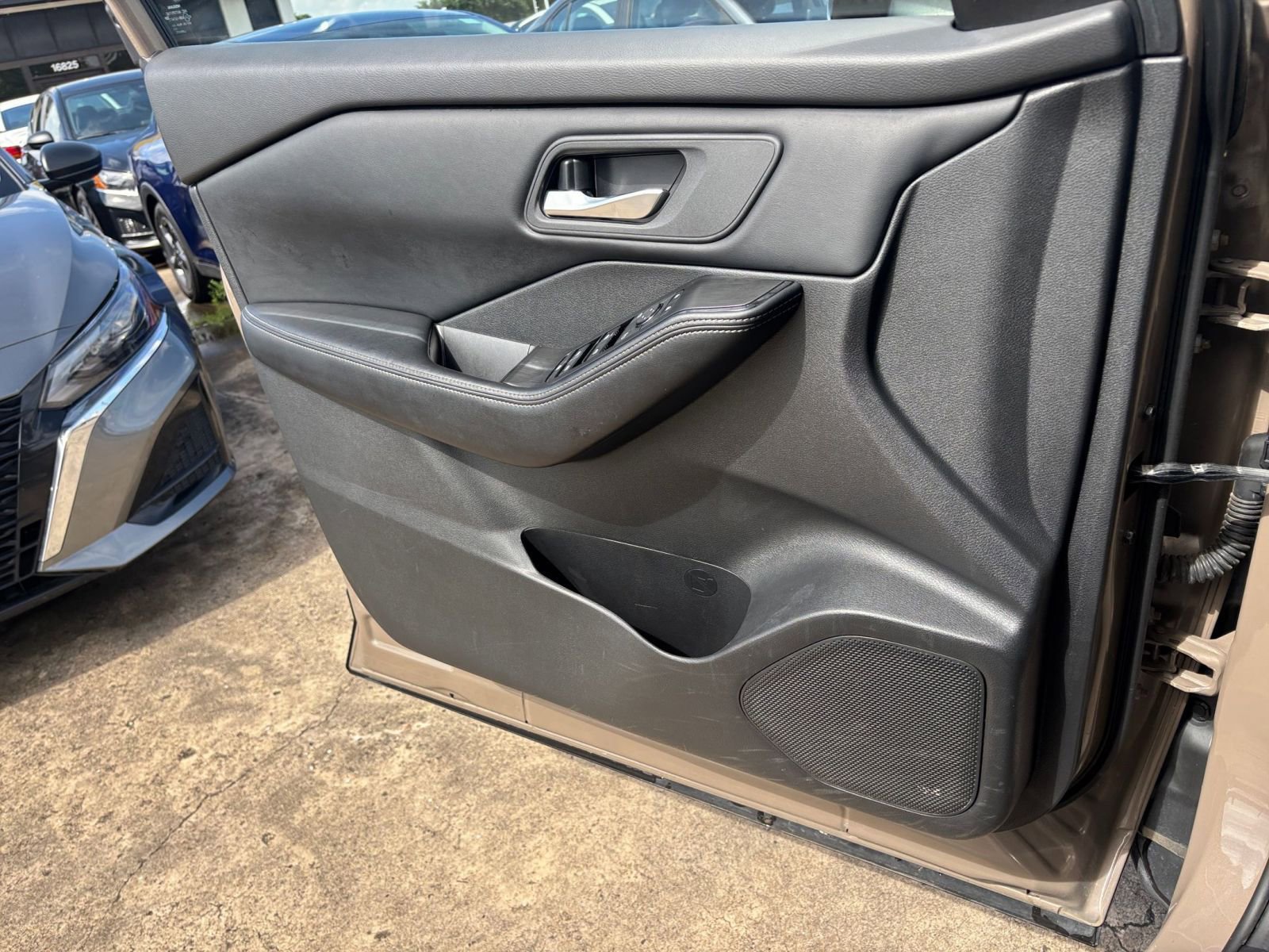 Used 2025 Nissan Rogue SV AWD/4WD image 18