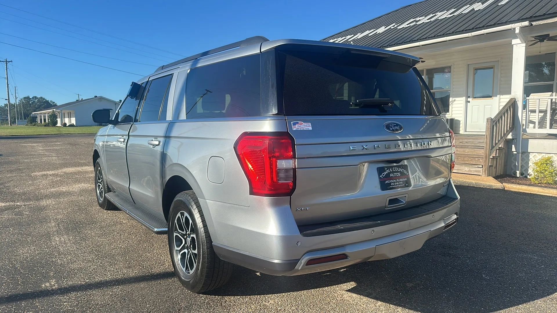 Used 2022 Ford Expedition Max XLT image 7