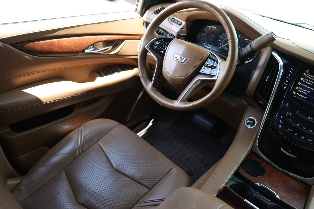 Used 2017 Cadillac Escalade ESV Platinum RWD image 20