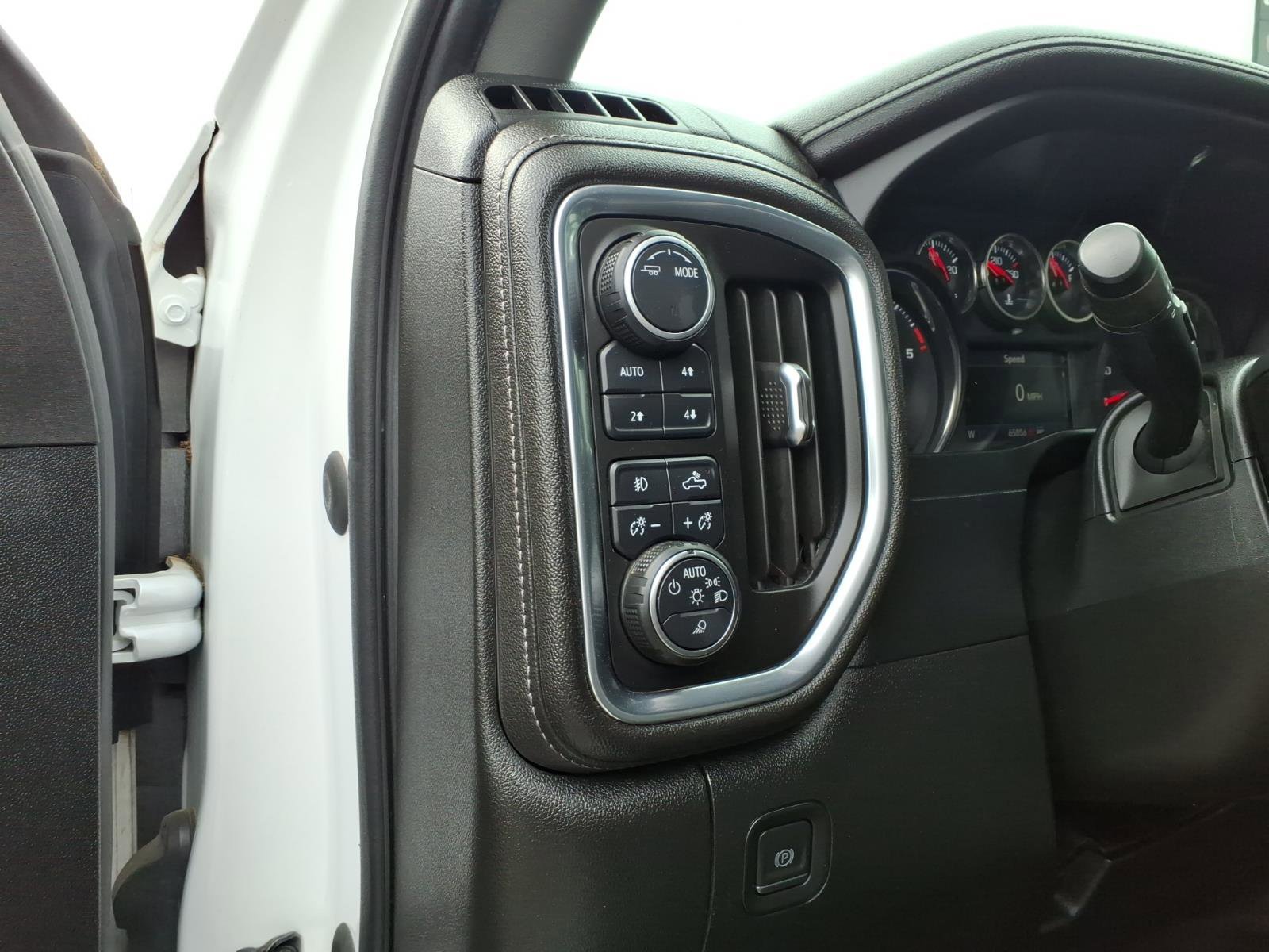 Used 2020 Chevrolet Silverado 3500 LTZ w/ LTZ Convenience Package image 10