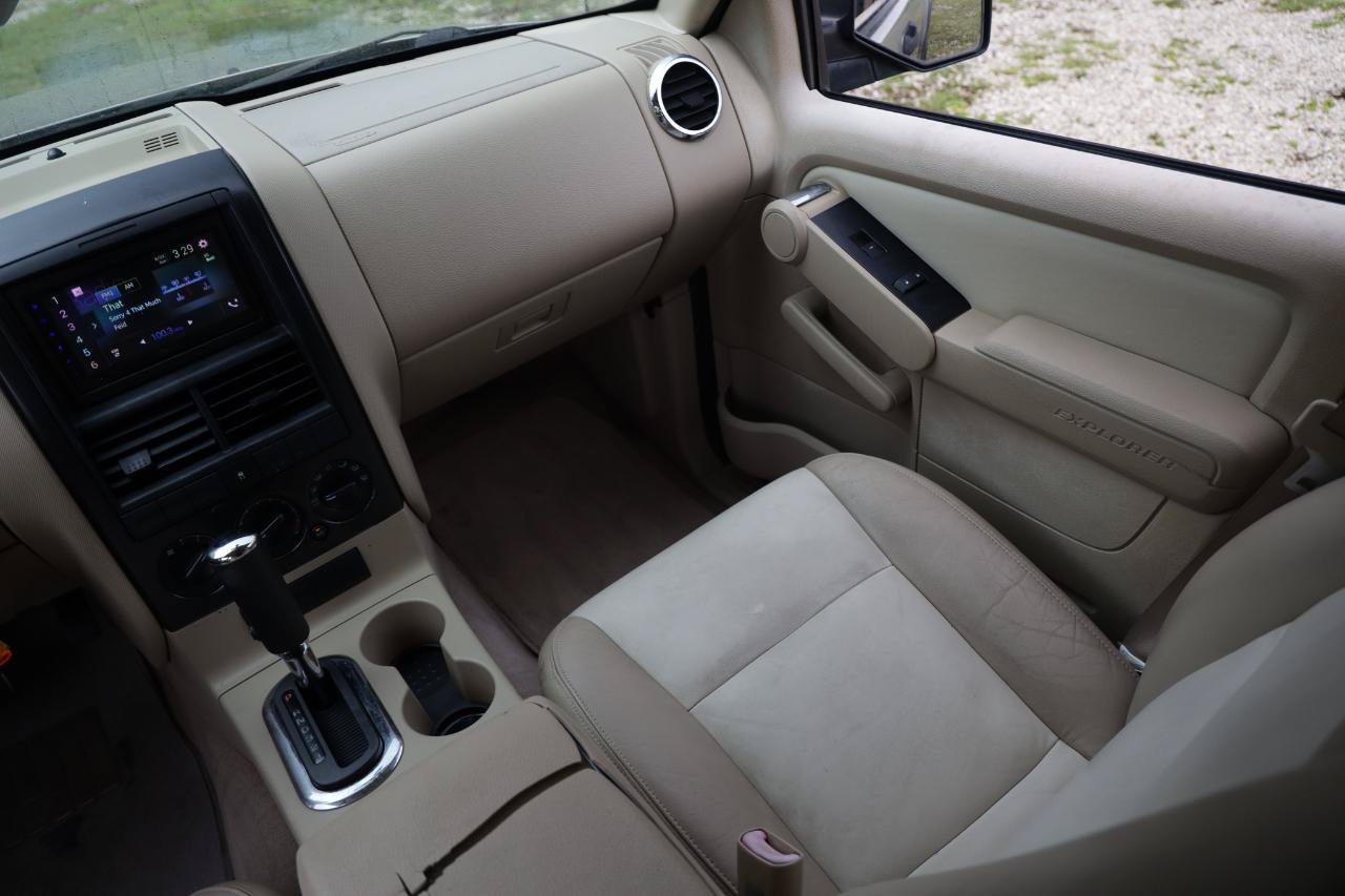 Used 2006 Ford Explorer XLT RWD image 22