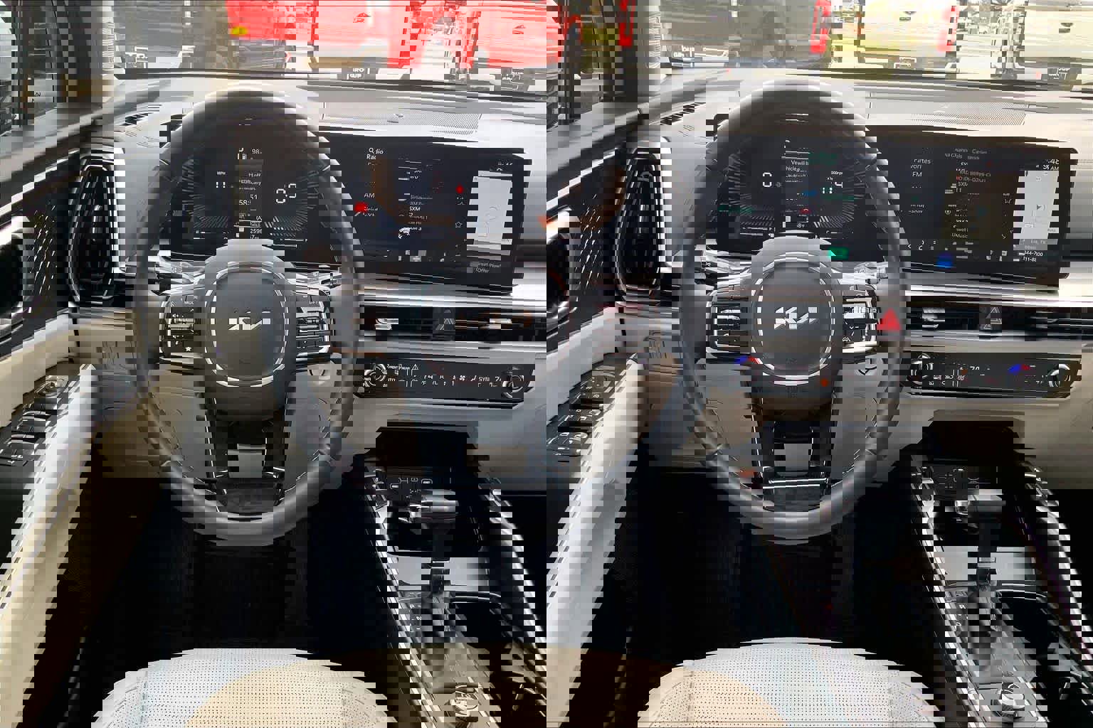 Used 2025 Kia Sorento S image 6