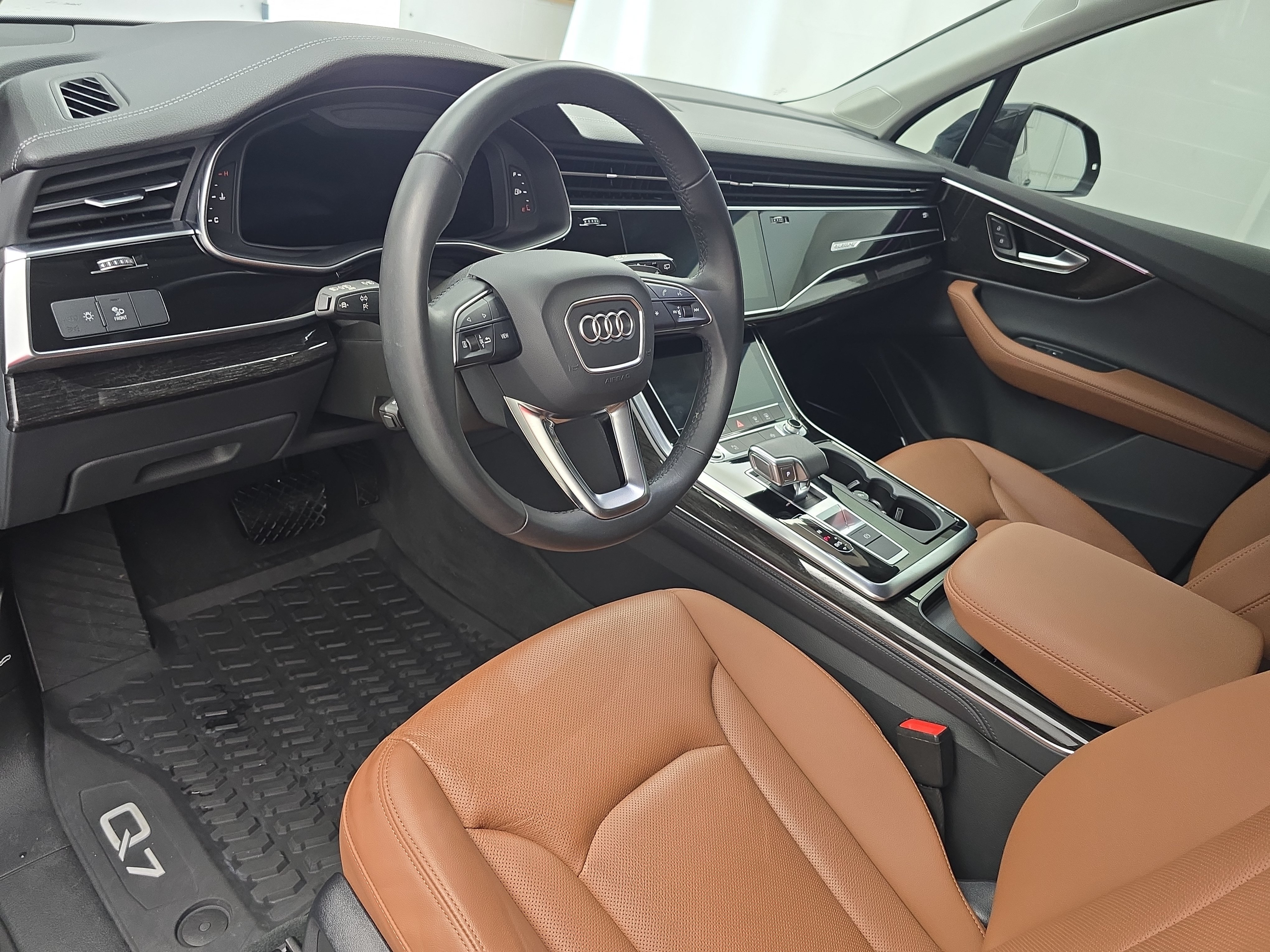Used 2024 Audi Q7 3.0T Premium Plus w/ Premium Plus Package AWD/4WD image 16
