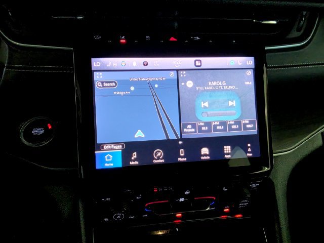 Used 2024 Jeep Grand Cherokee Limited w/ Black Appearance Package AWD/4WD image 33