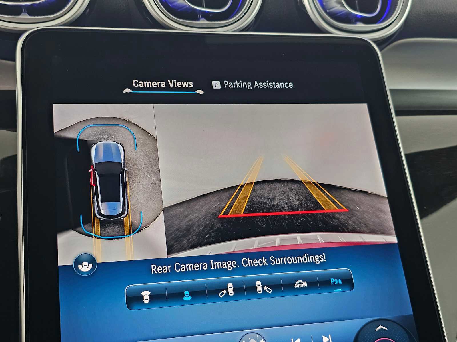 Certified 2025 Mercedes-Benz GLC 300 image 28