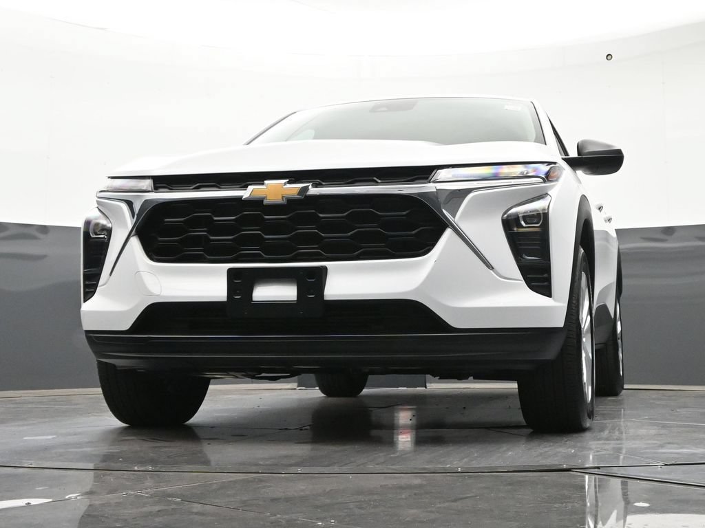 Used 2024 Chevrolet Trax LS FWD image 31