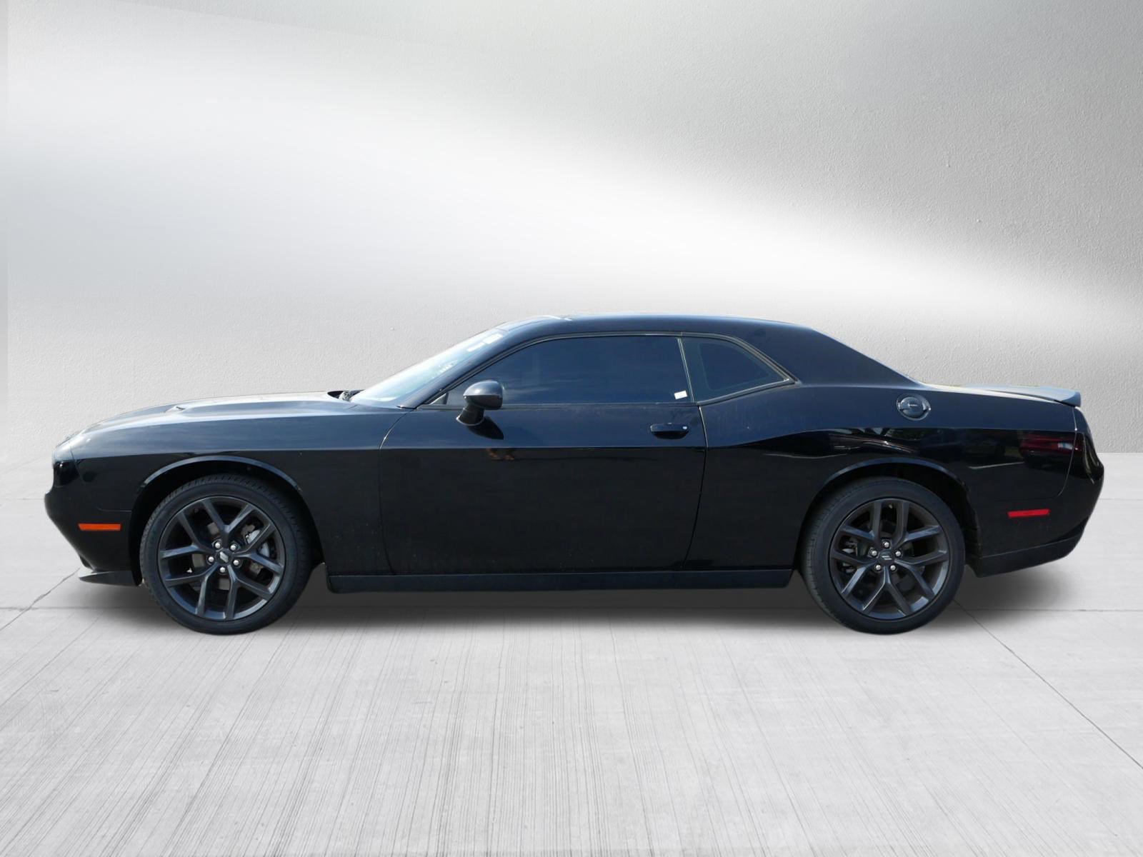 Used 2022 Dodge Challenger SXT w/ Blacktop Package RWD image 4
