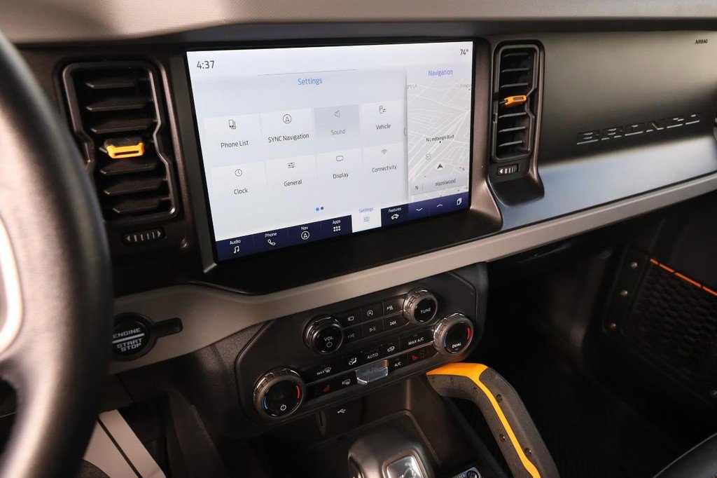 Used 2023 Ford Bronco Badlands w/ Sasquatch Package image 15