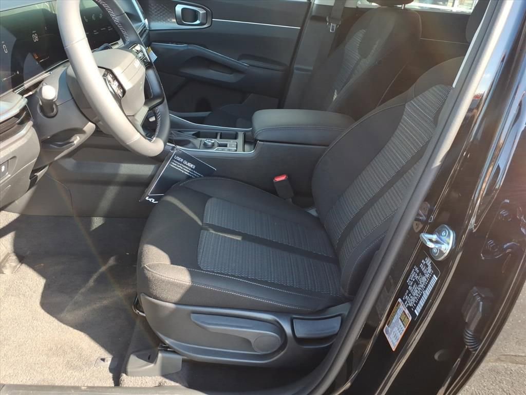 Used 2026 Kia Sorento LX FWD image 11