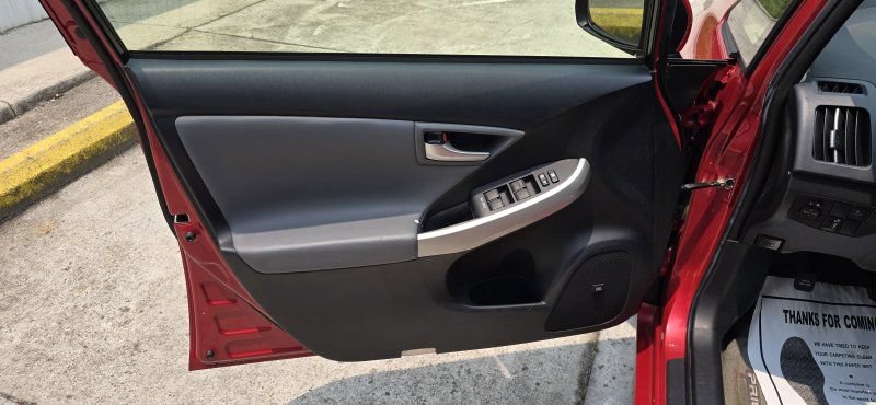 Used 2013 Toyota Prius Four w/ Deluxe Solar Roof Pkg FWD image 15