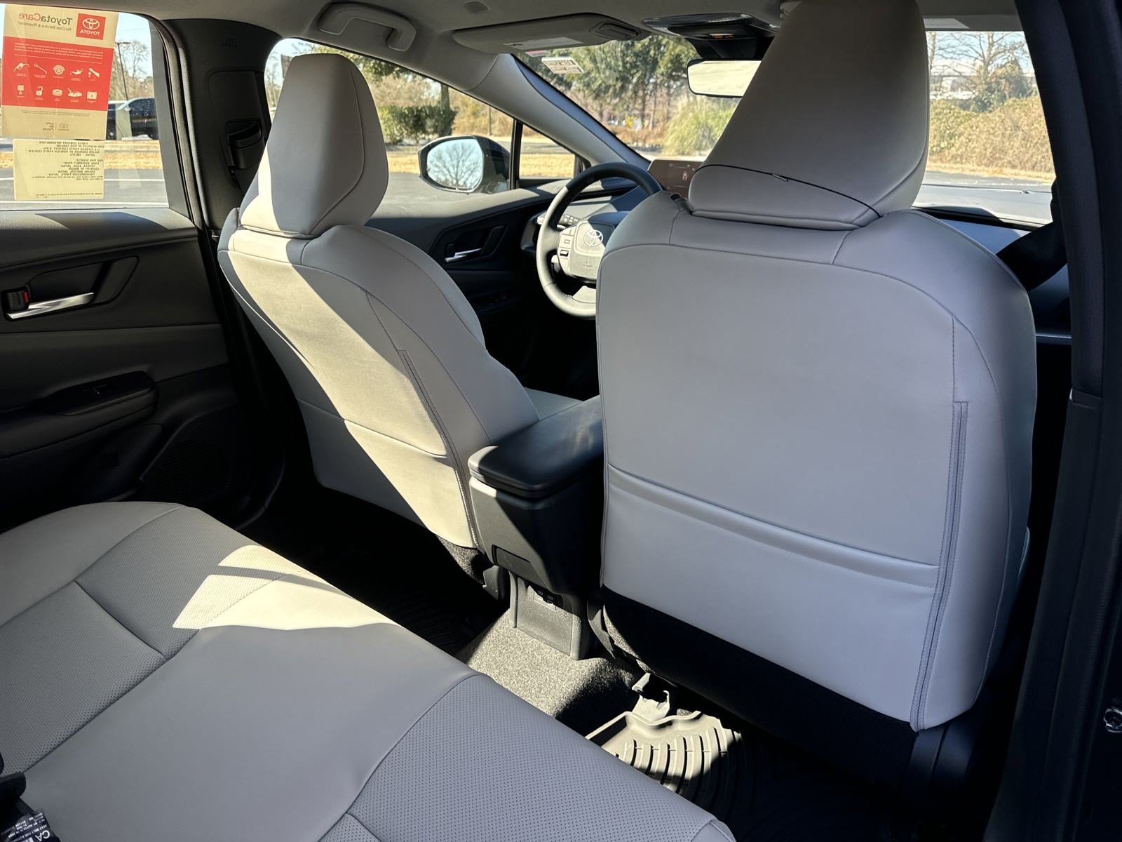New 2024 Toyota Prius XLE FWD image 29
