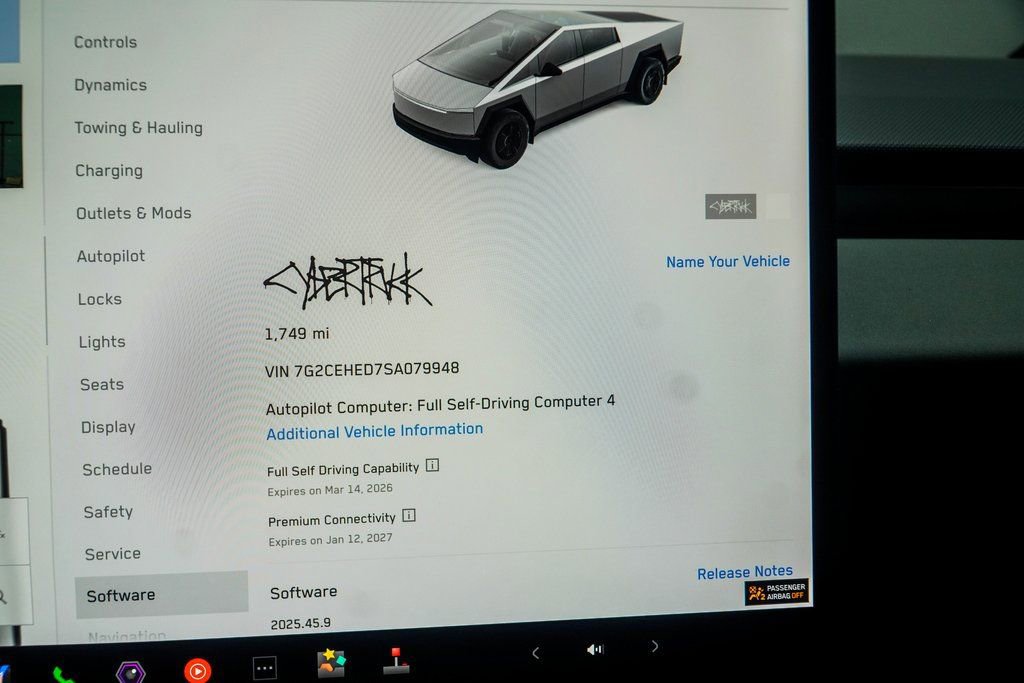 Used 2025 Tesla Cybertruck AWD Crew Cab image 36