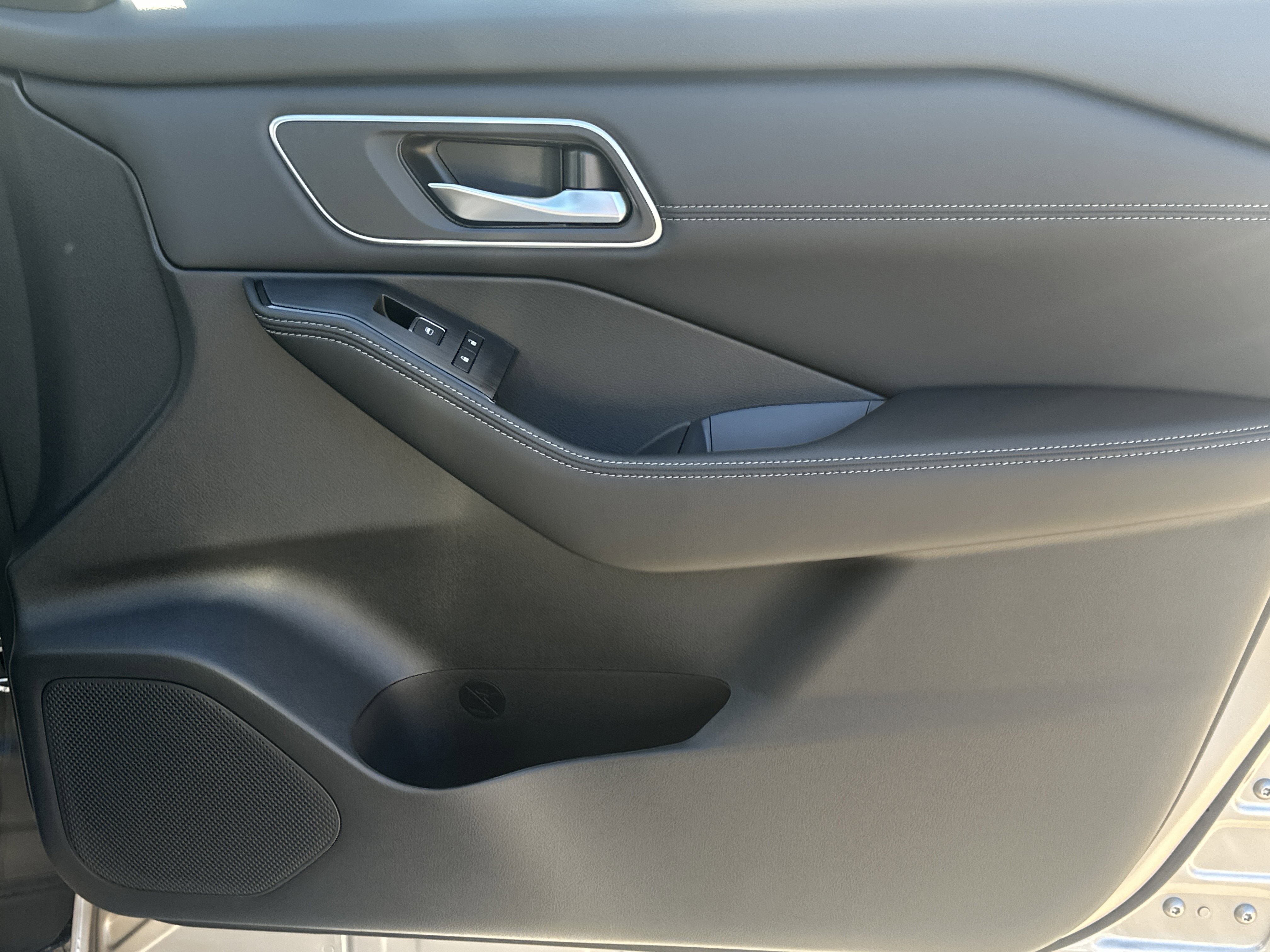 New 2026 Nissan Rogue Platinum w/ Platinum Premium Package image 14