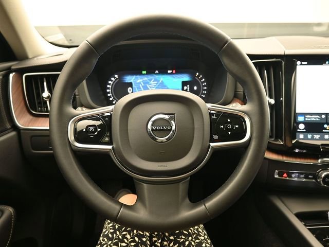 Used 2023 Volvo XC60 B6 Ultimate w/ Protection Package Premier image 23