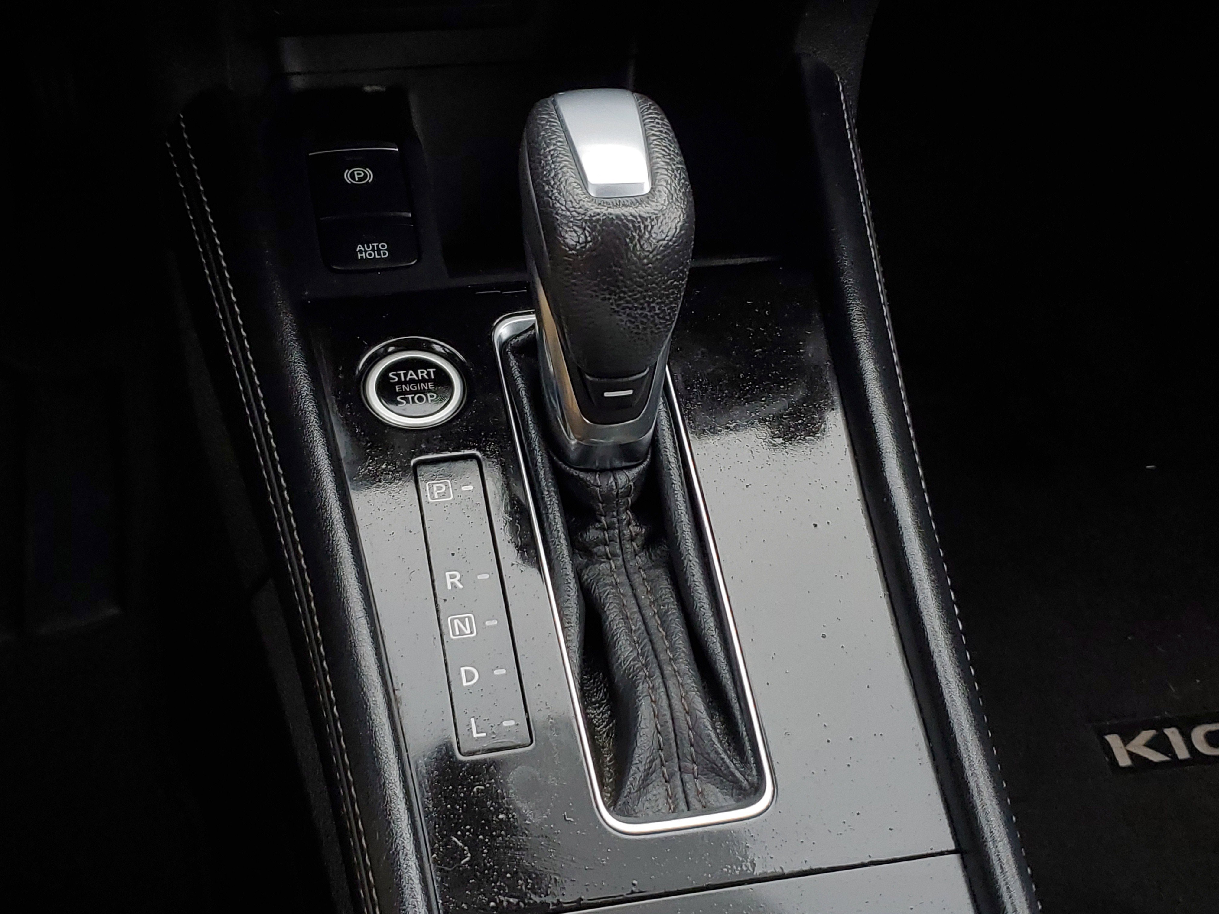 Used 2021 Nissan Kicks SR w/ SR Premium Package image 30