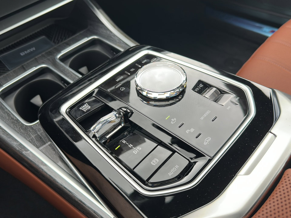 New 2025 BMW 760i xDrive w/ Executive Package image 25