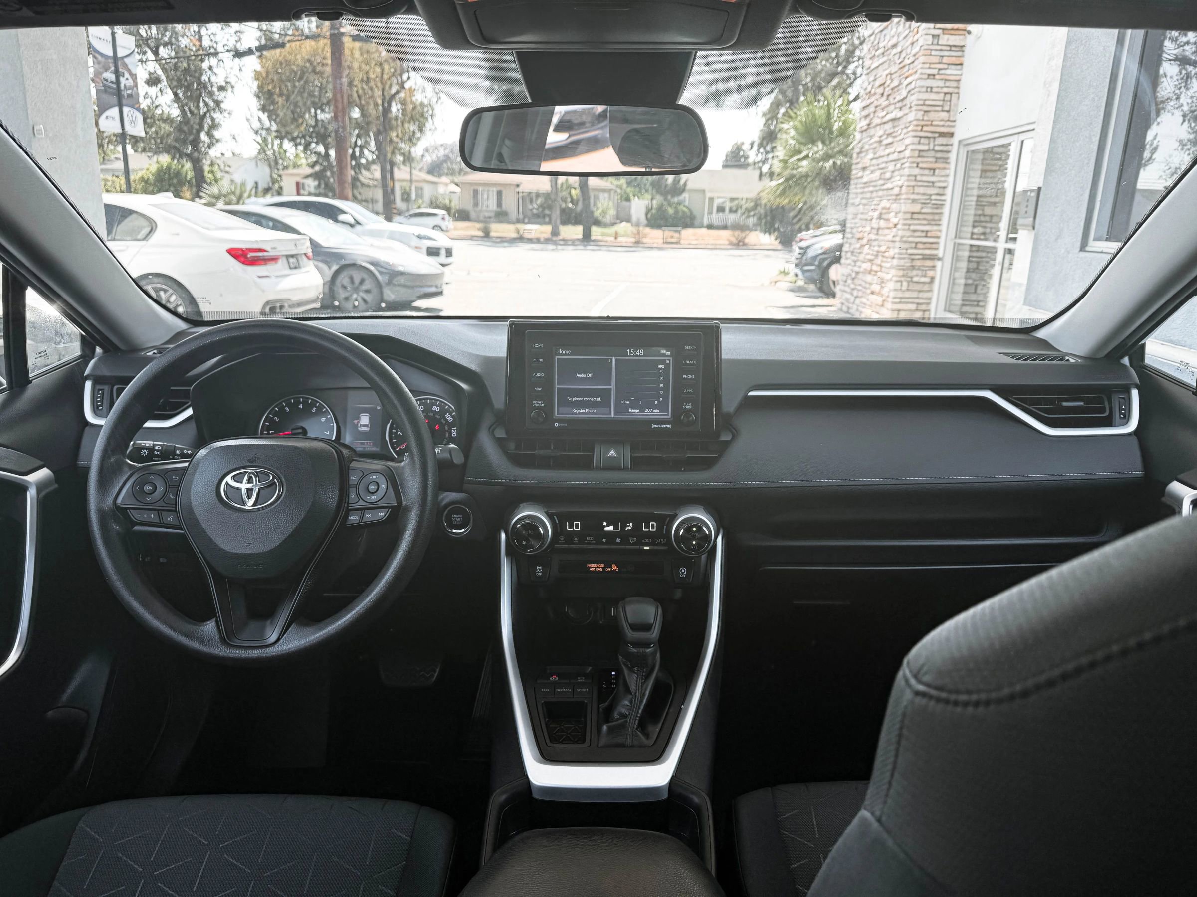 Used 2020 Toyota RAV4 XLE image 29