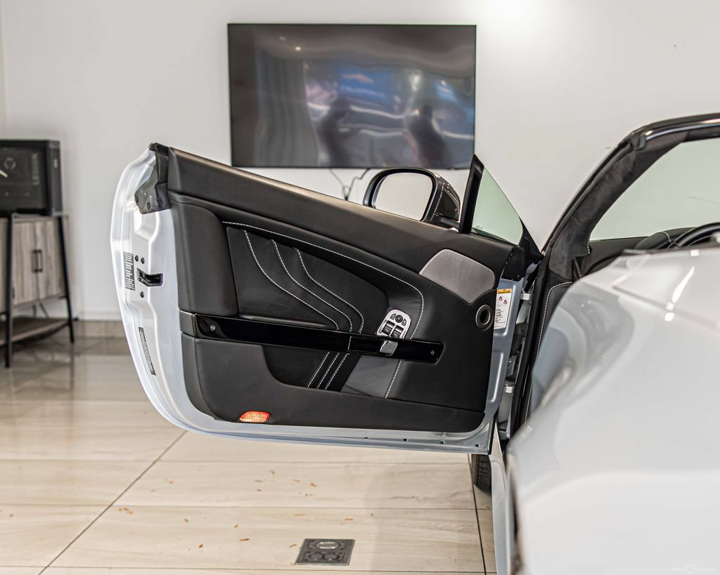 Used 2011 Aston Martin V8 Vantage S RWD image 30