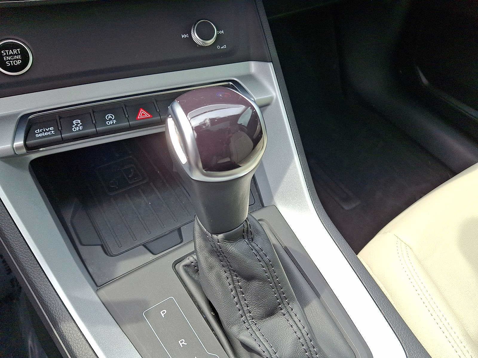 Certified 2023 Audi Q3 2.0T Premium Plus w/ Premium Plus Package AWD/4WD image 18