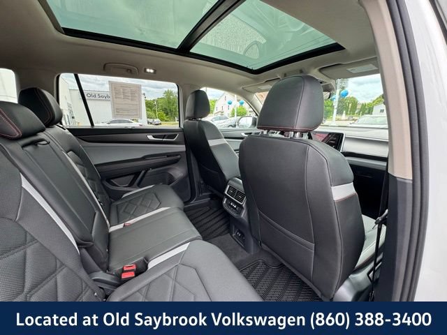 Certified 2025 Volkswagen Atlas Peak Edition SE AWD/4WD image 24