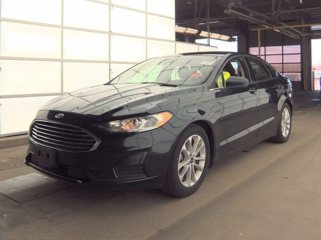 Used 2020 Ford Fusion SE image 1