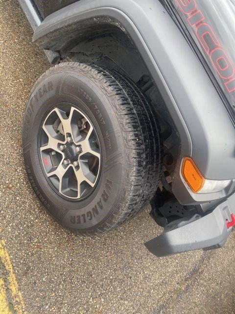 Used 2021 Jeep Wrangler Unlimited Rubicon w/ Cold Weather Group image 2