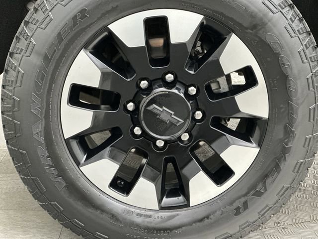 Used 2020 Chevrolet Silverado 2500 LT w/ All Star Edition image 2