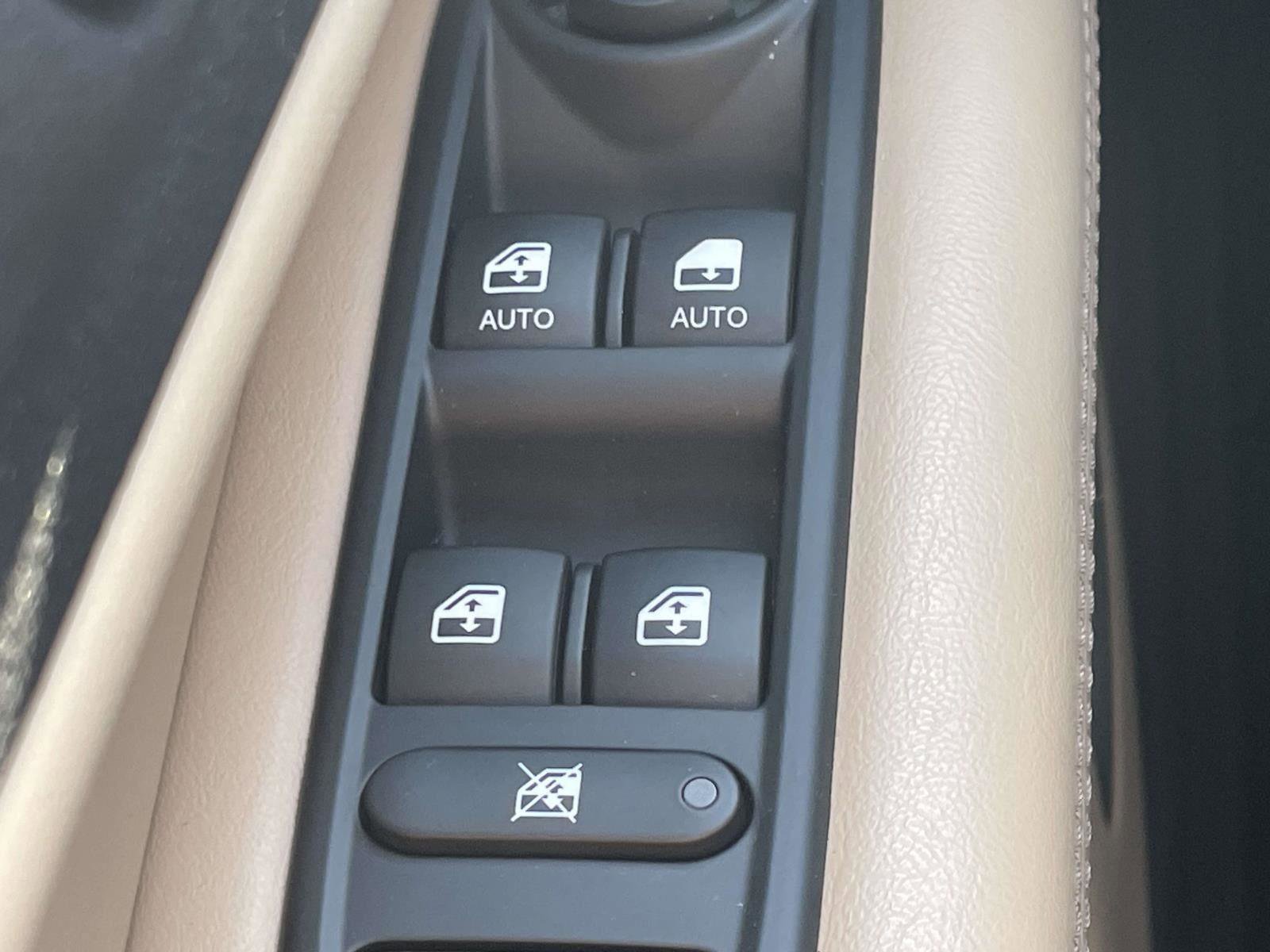 Used 2019 Jeep Compass Sport image 32