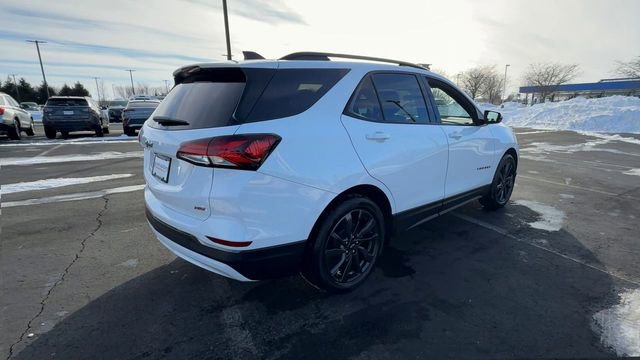 Used 2022 Chevrolet Equinox RS w/ Infotainment Package image 8