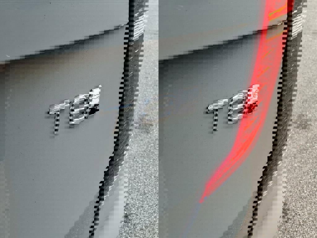 Used 2025 Volvo XC90 T8 Plus w/ Protection Package Premier image 6