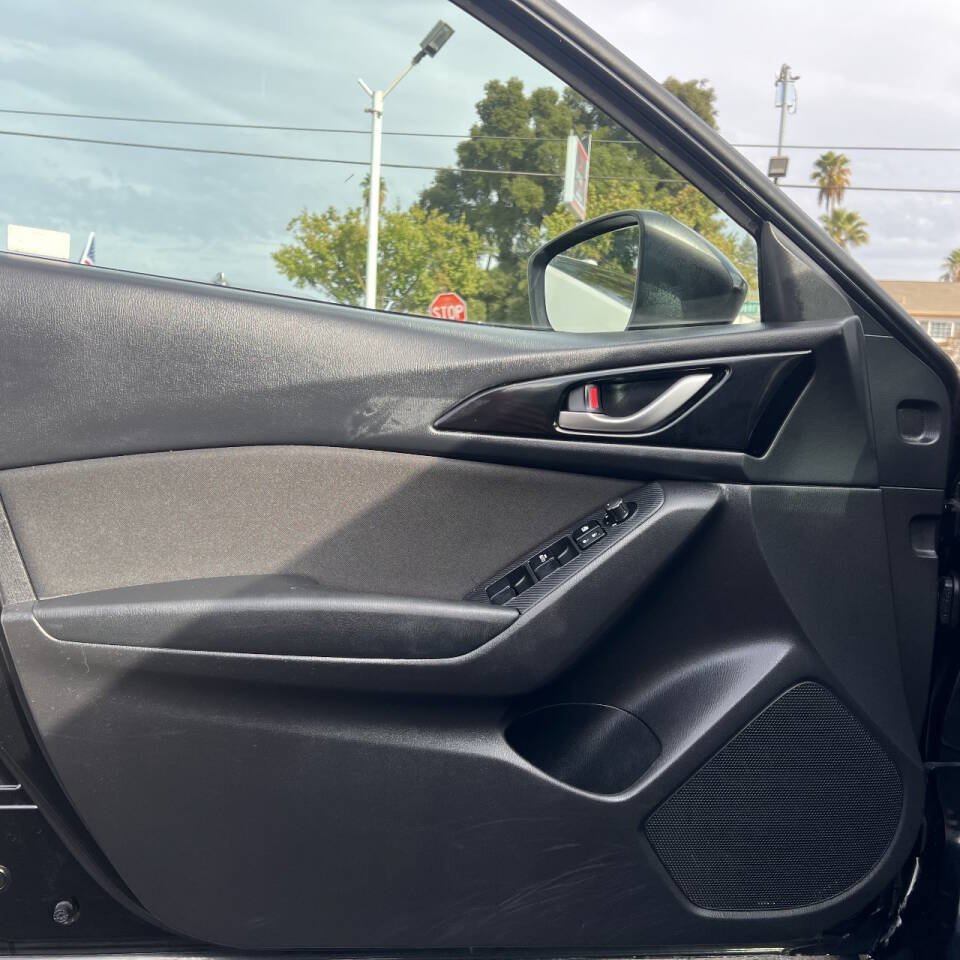 Used 2016 MAZDA MAZDA3 i Sport FWD image 14