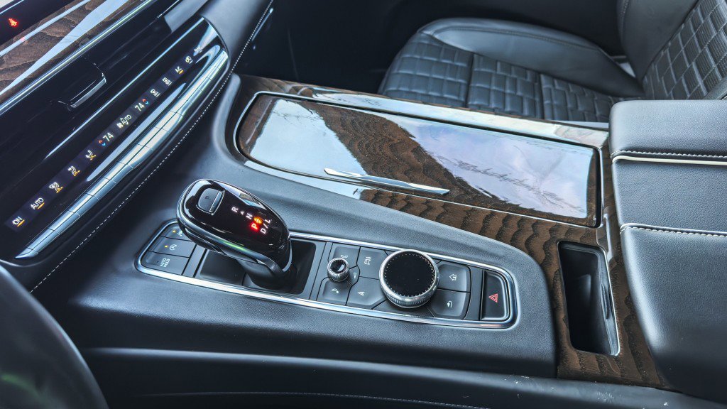 Used 2022 Cadillac Escalade ESV Sport Platinum w/ Heavy-Duty Trailer Package image 50