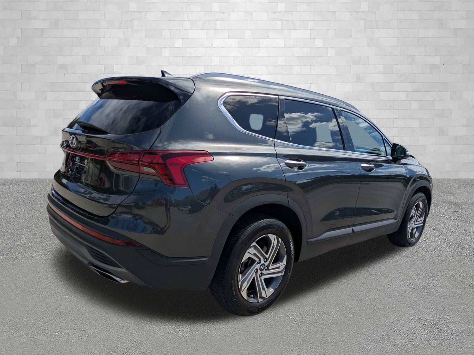 Certified 2023 Hyundai Santa Fe SEL FWD image 2