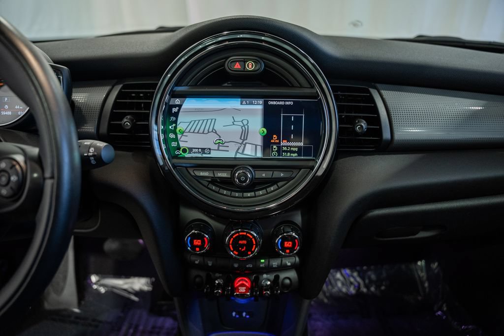 Used 2020 MINI Cooper 2-Door Hardtop FWD image 17