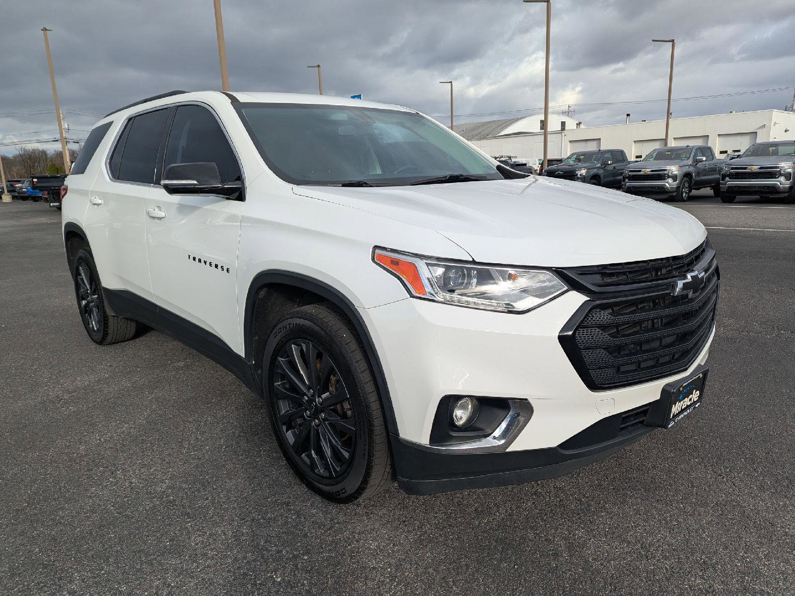 Used 2019 Chevrolet Traverse LT w/ LPO, Blackout Package image 2