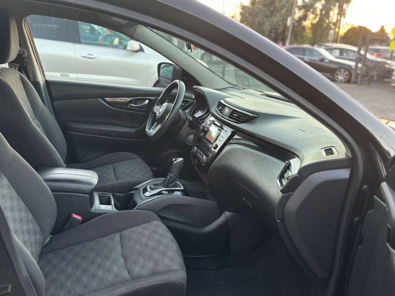 Used 2018 Nissan Rogue Sport SV image 13