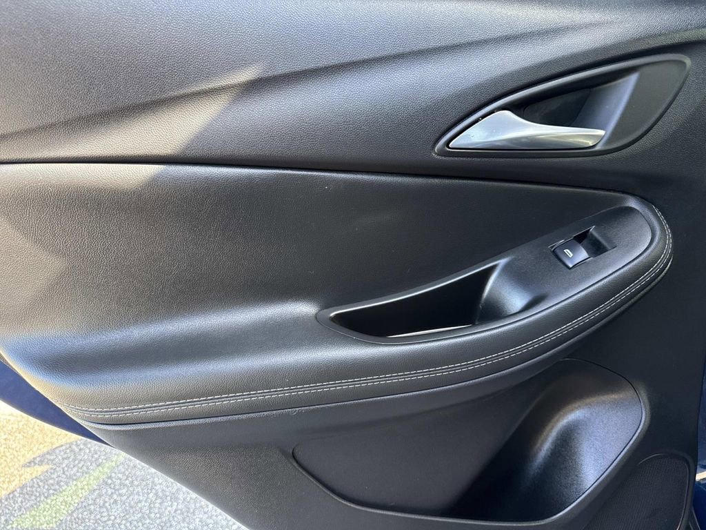 Used 2022 Buick Encore GX Essence w/ Advanced Technology Package image 14