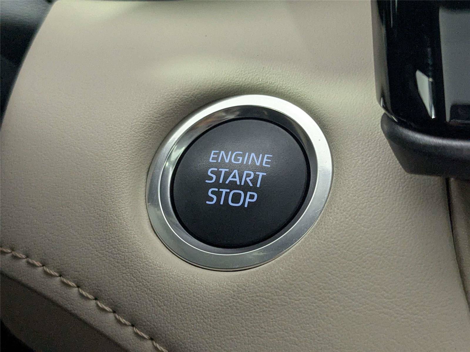 Certified 2025 Toyota Highlander XLE FWD image 28