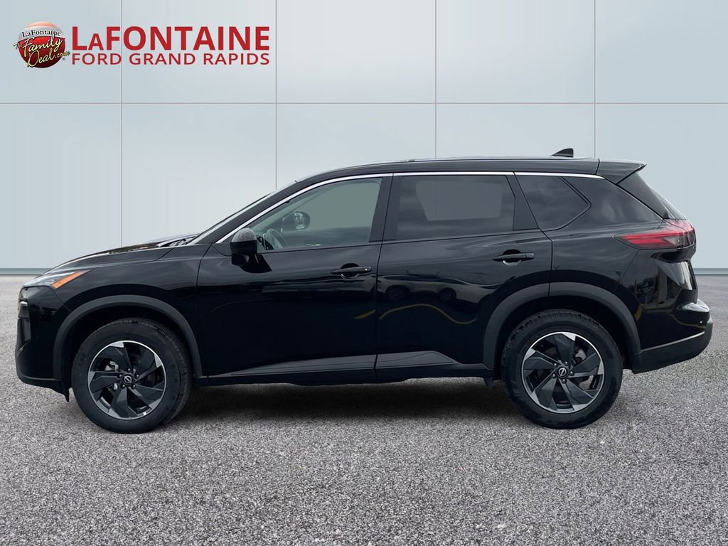 Used 2025 Nissan Rogue SV AWD/4WD image 4