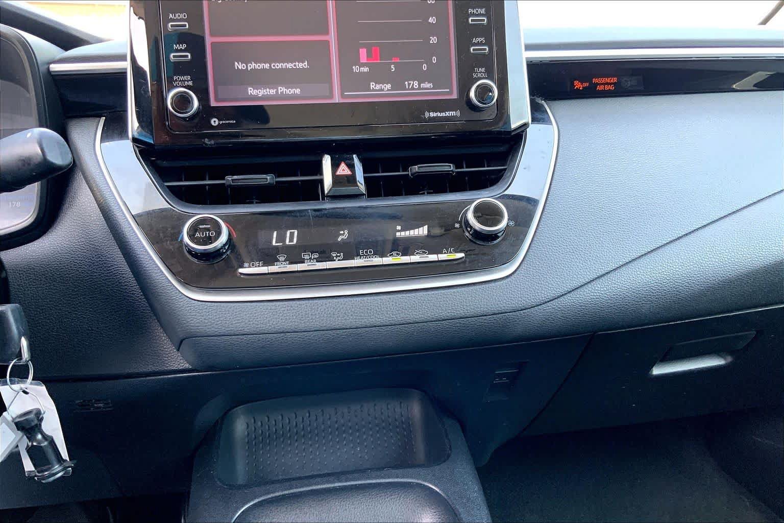 Used 2021 Toyota Corolla LE FWD image 31
