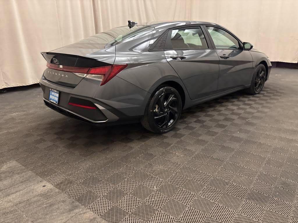 New 2026 Hyundai Elantra Sport FWD image 5
