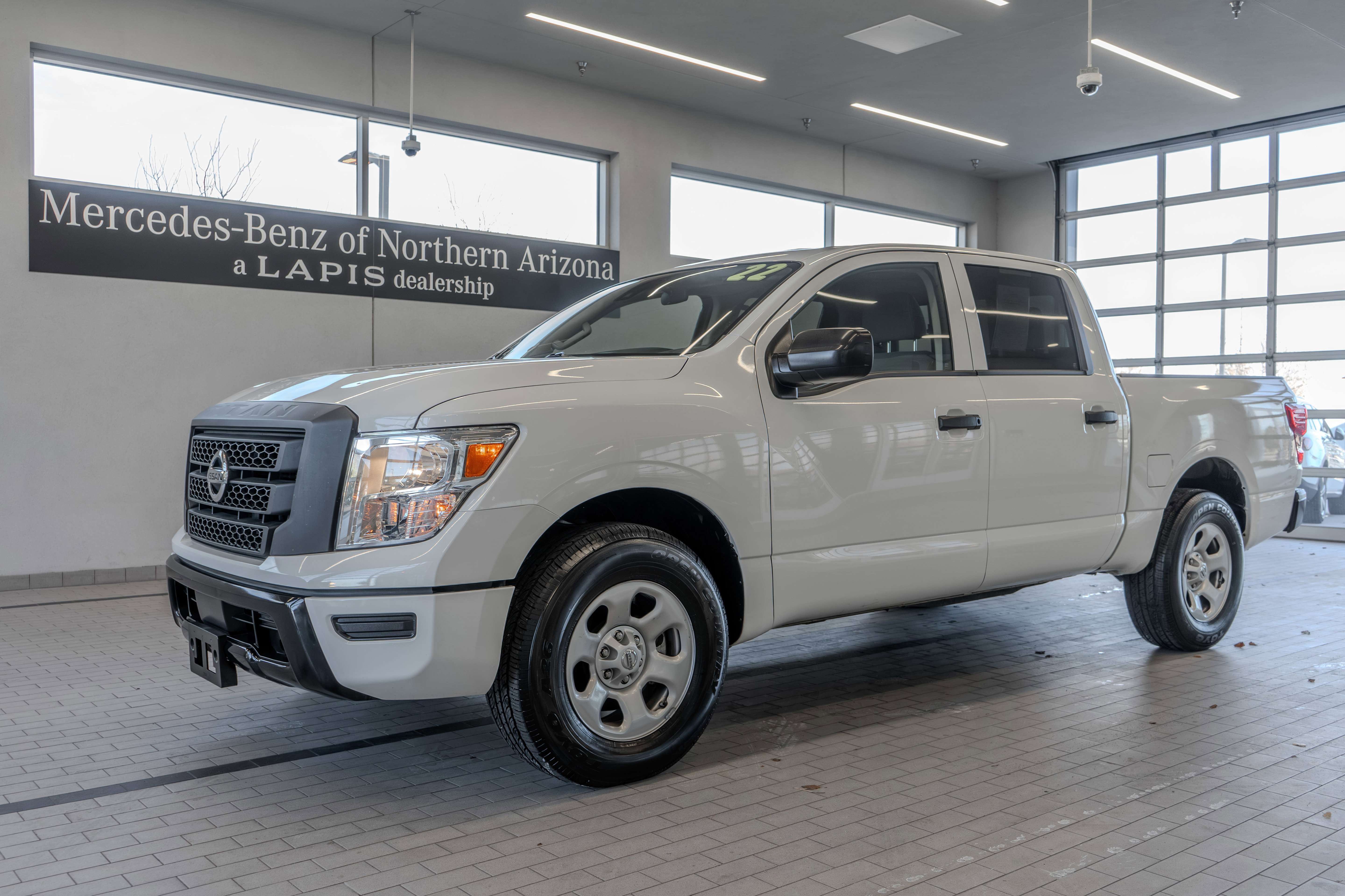 Used 2022 Nissan Titan S w/ S Utility Package image 3